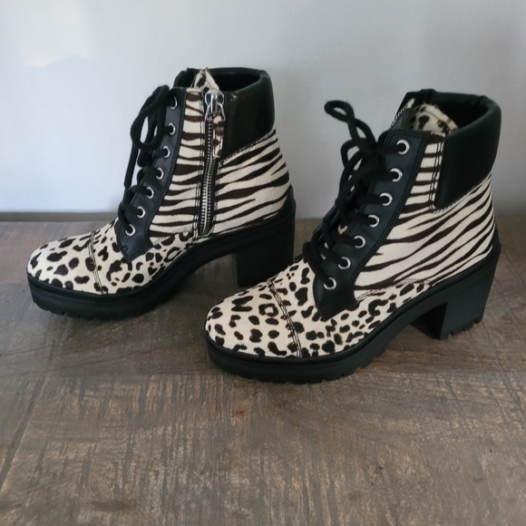 Zebra Booties - Picture 2 of 2